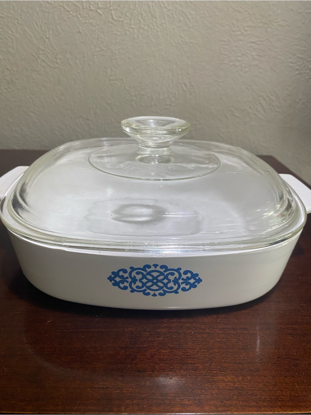 Vintage, Corning ware, Shell Oil Blue Medallion, 2.5 QT with Lid, A-13-B